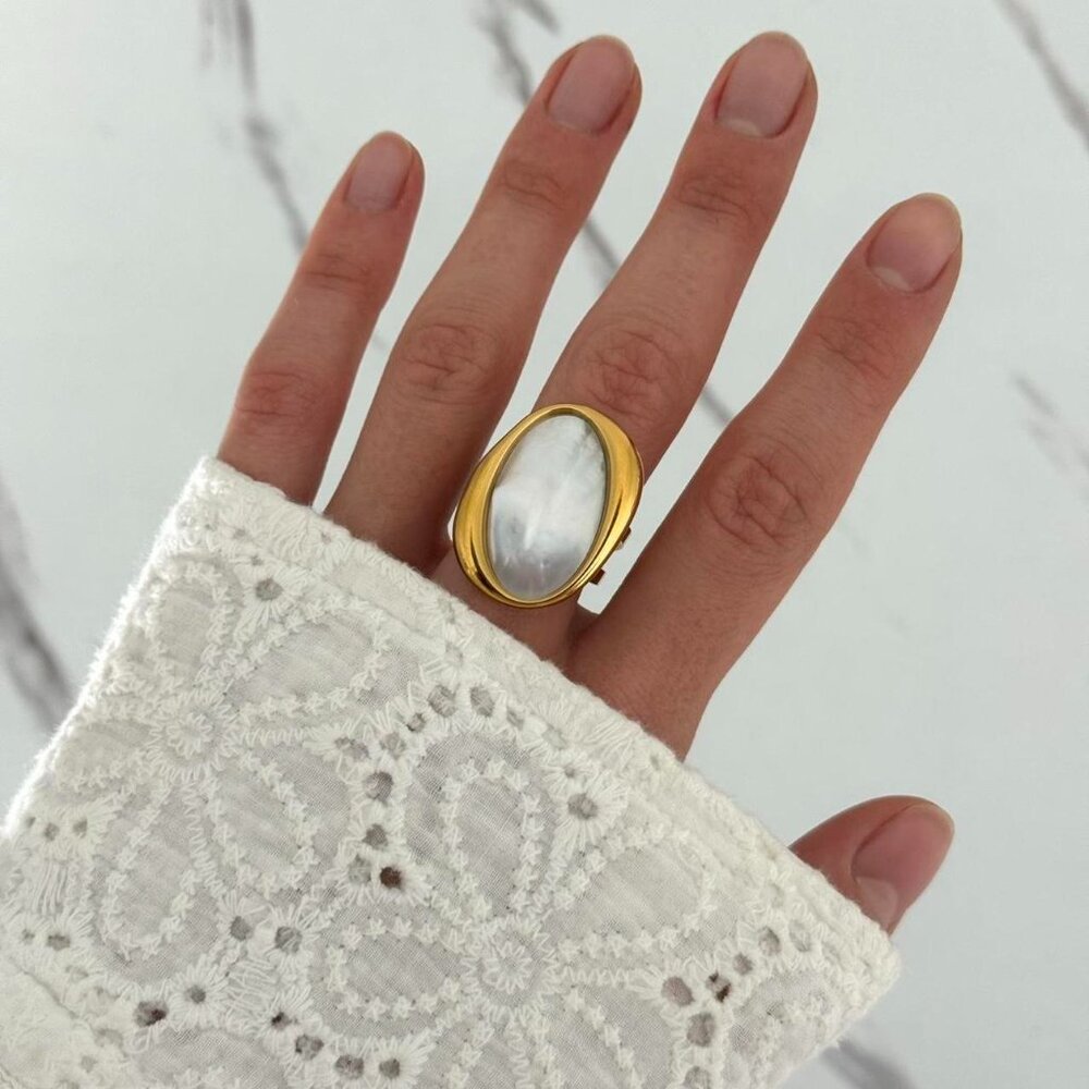 Sku:0341‎ gold ring pearl moon stone made of stainless steel + in a gift box